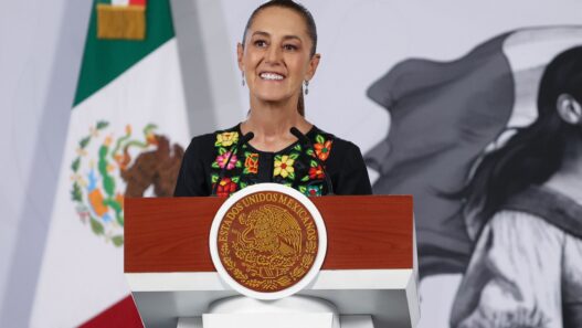 Sheinbaum reconoce a los padres mexicanos en el Día del Padre 2026