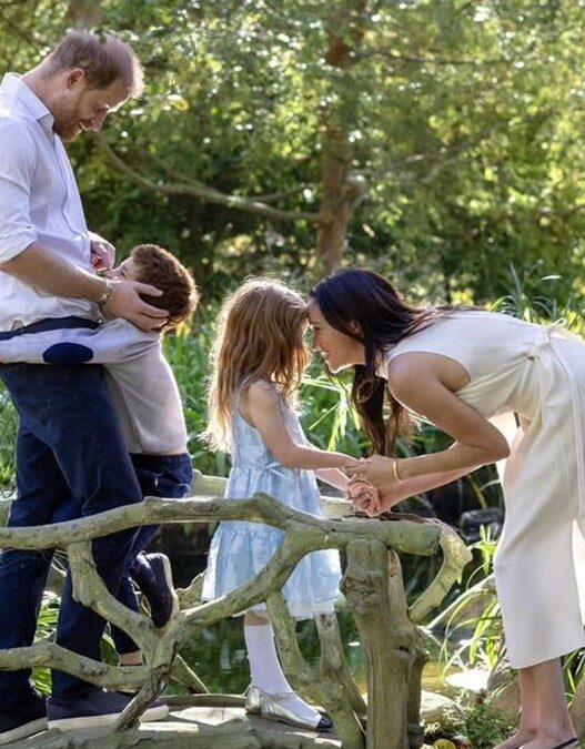 Meghan Markle comparte foto inédita de Harry y sus hijos por el Día del Padre