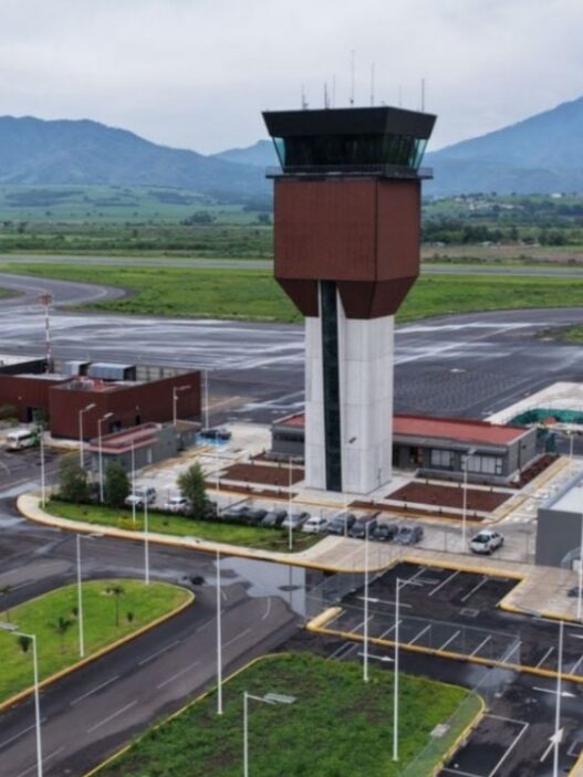 Aeropuerto de Tepic cambia de nombre y refuerza tributo a Nervo