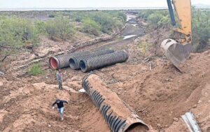 Inician trabajos de reparación en puente colapsado en Palomas
