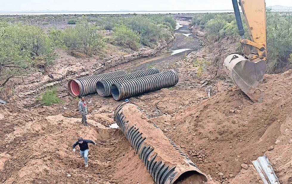 Inician trabajos de reparación en puente colapsado en Palomas