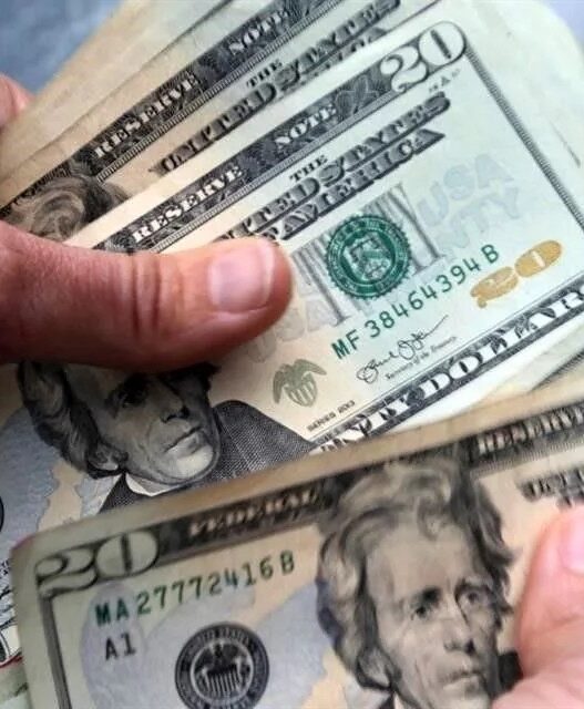 Peso se fortalece a 17.20 y BMV toca mínimos de 2026