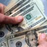 Peso se fortalece a 17.20 y BMV toca mínimos de 2026