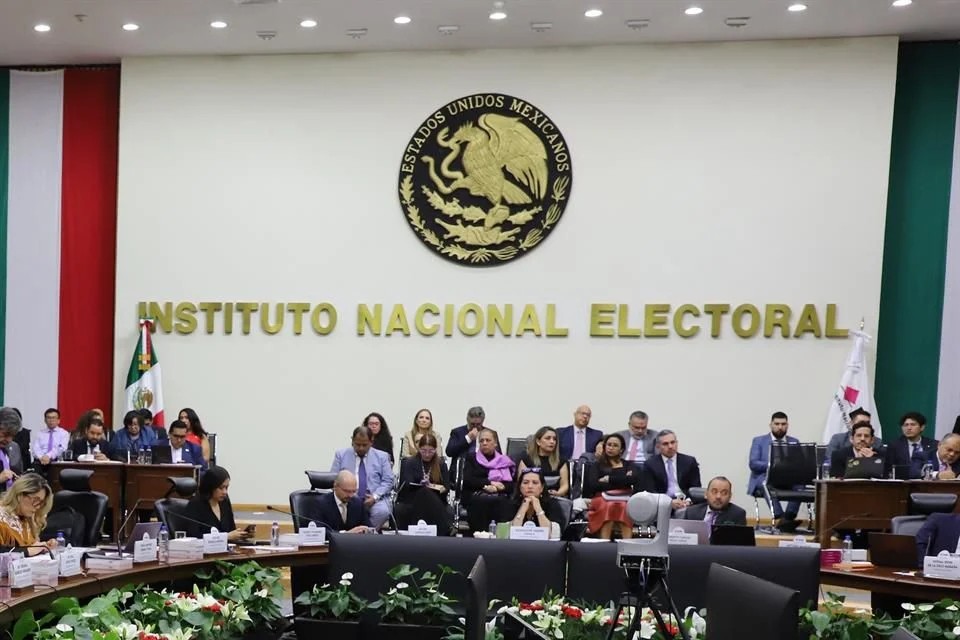 Marco Baños alerta sobre fracturas internas en el INE