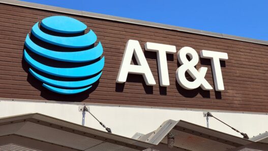 Ingresos de AT&T México suben 13.2% previo a venta a Televisa